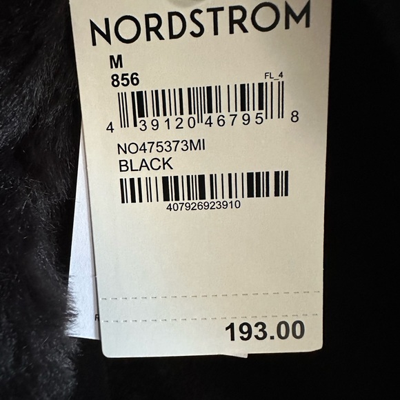 NWT Nordstrom super soft faux fur robe - luxurious - Picture 6 of 9